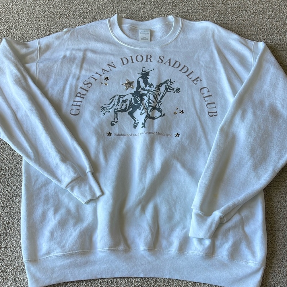 Graphic sweatshirt with appliqués